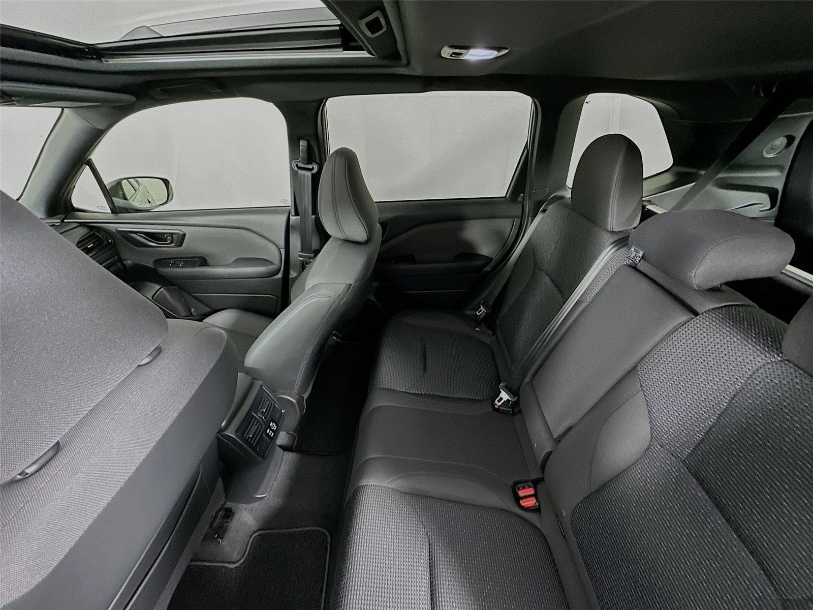 Used 2025 Subaru Forester Premium w/ Convenience Package #2 image 11