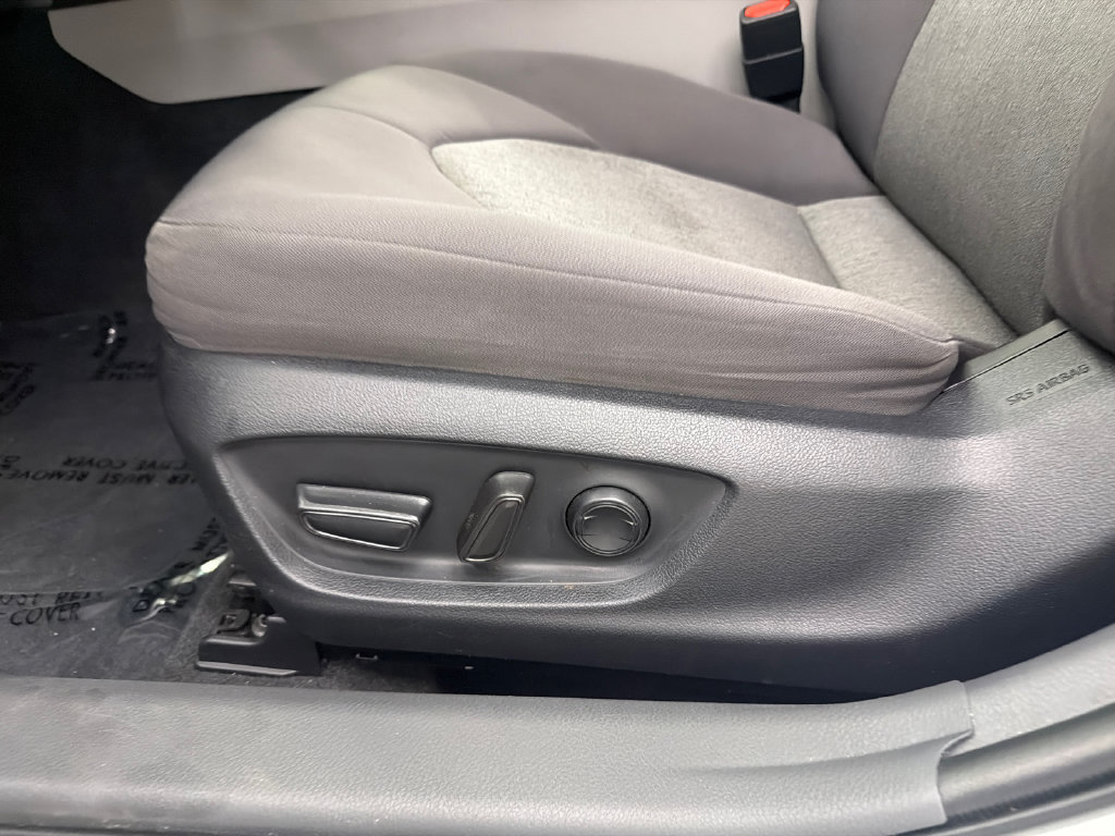 Used 2022 Toyota Camry LE FWD image 10