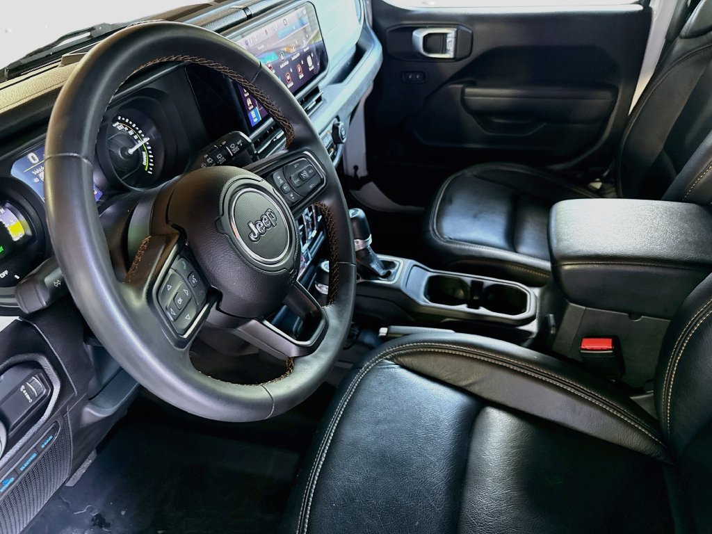 Used 2024 Jeep Wrangler Unlimited AWD/4WD image 25
