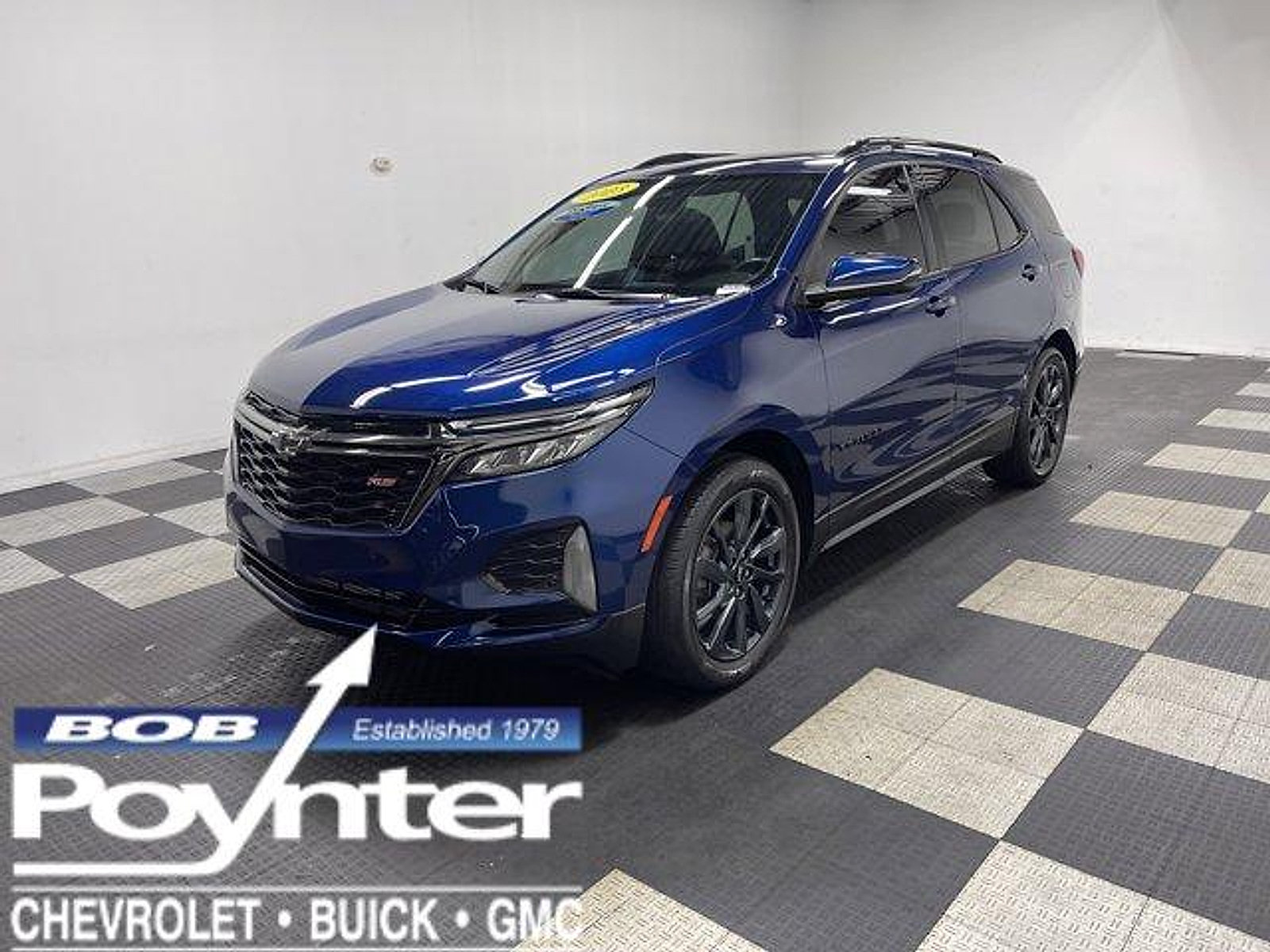 Used 2023 Chevrolet Equinox RS FWD image 1