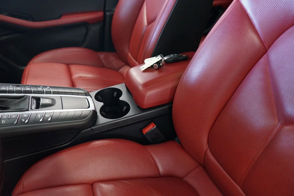 Used 2015 Porsche Macan S w/ Premium Package Plus image 29