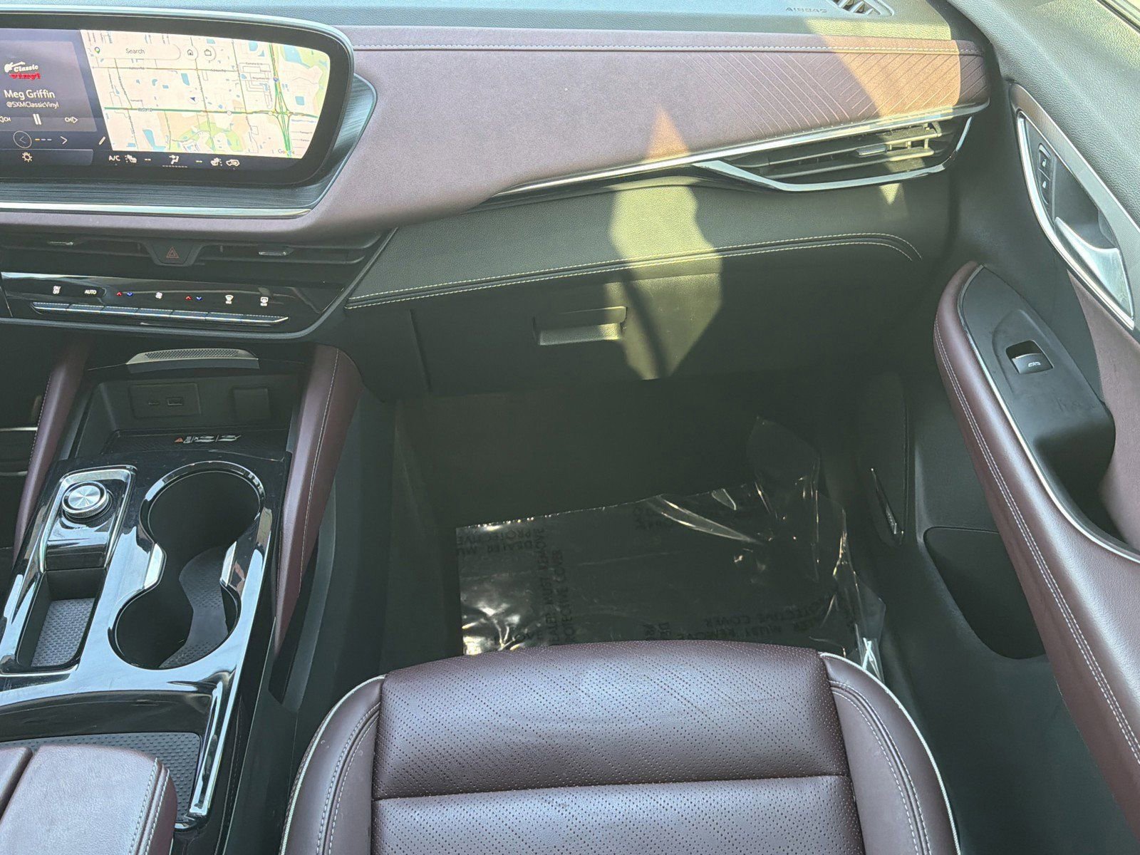 Used 2025 Buick Envision Sport Touring AWD/4WD image 18