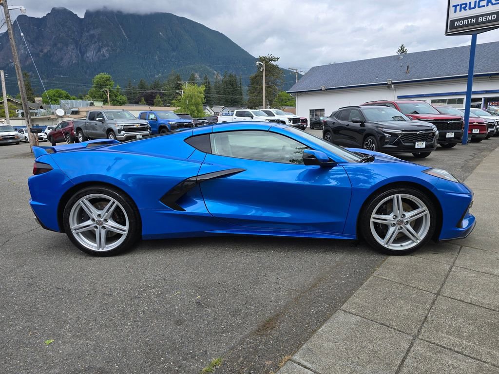 Used 2024 Chevrolet Corvette Stingray Premium Cpe w/ Z51 Performance Package RWD image 4