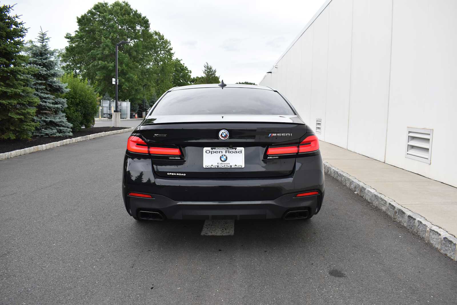 Used 2023 BMW M550i xDrive w/ Executive Package AWD/4WD image 23
