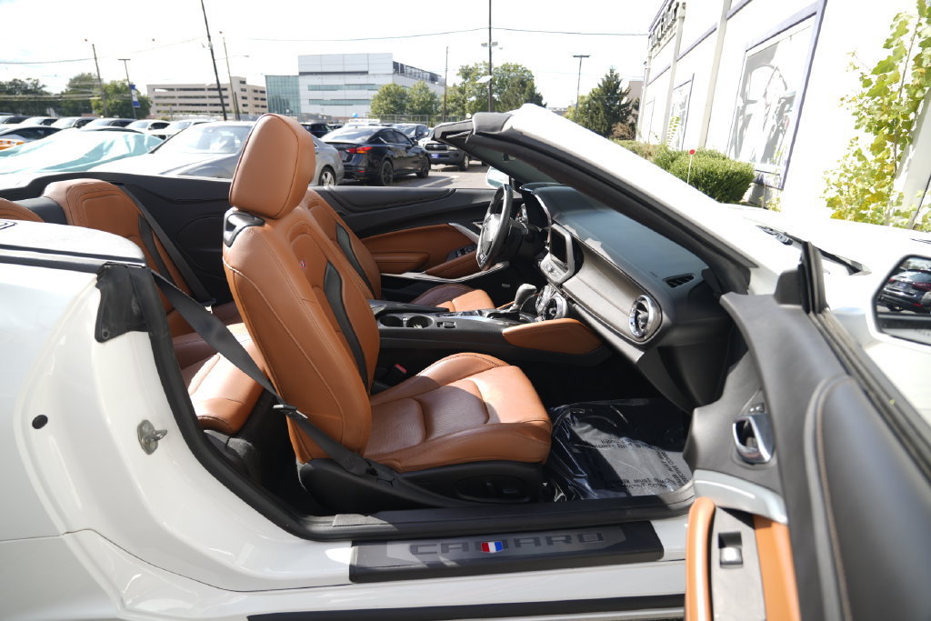 Used 2018 Chevrolet Camaro SS RWD image 32