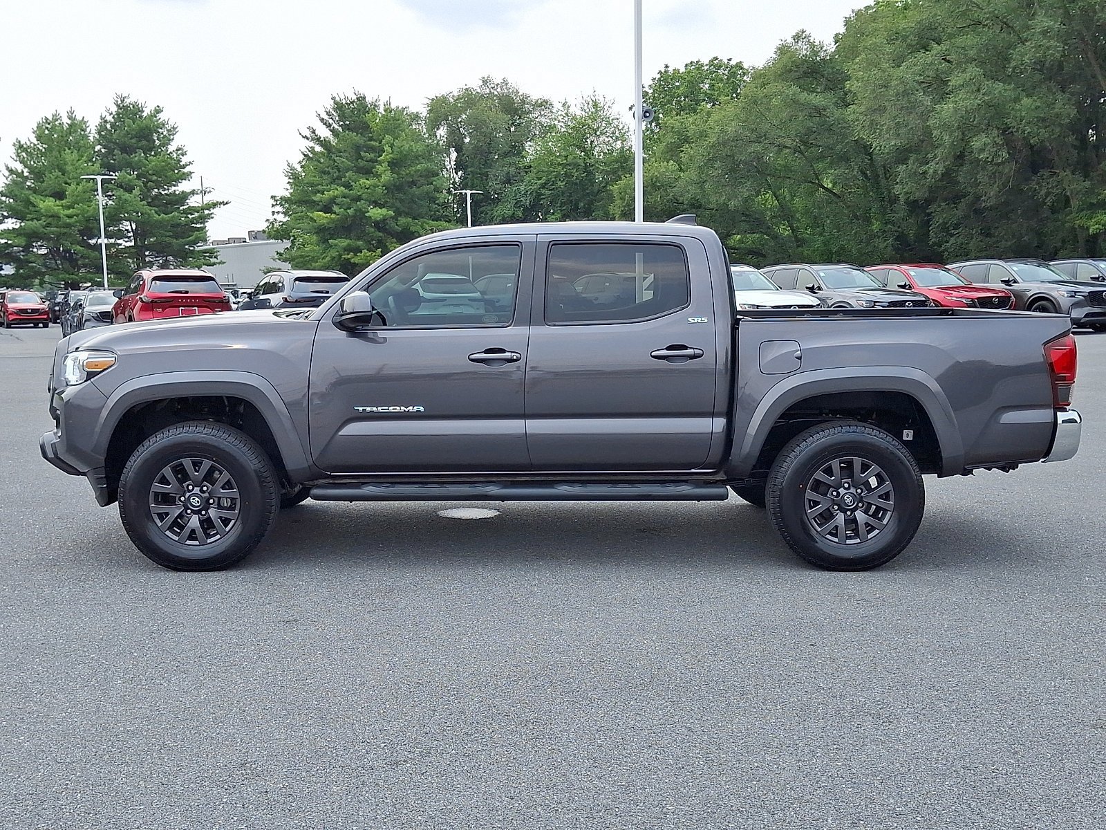 Certified 2023 Toyota Tacoma SR5 AWD/4WD image 4