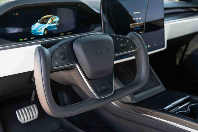 Used 2022 Tesla Model S Plaid image 32