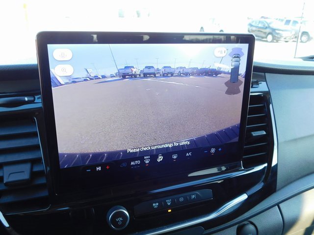 Used 2023 Ford Transit 350 XLT image 32