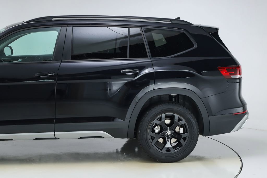 New 2026 Volkswagen Atlas Peak Edition image 4