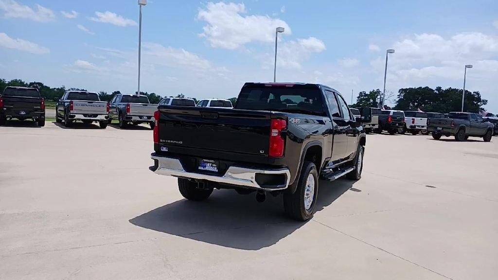 Used 2025 Chevrolet Silverado 3500 LT w/ Safety Package AWD/4WD image 8