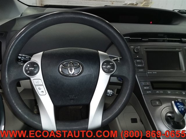 Used 2014 Toyota Prius Three FWD image 10