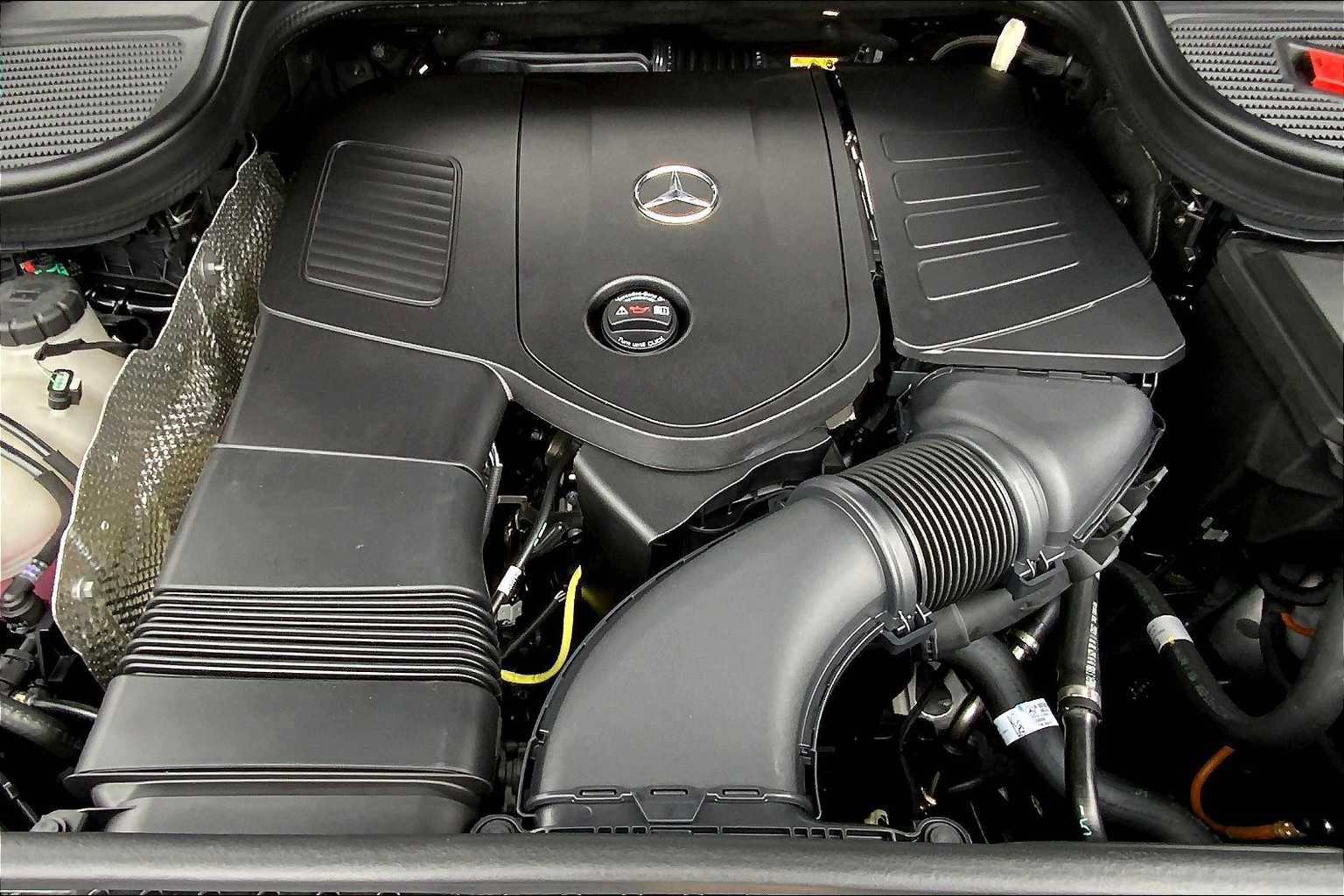 Used 2025 Mercedes-Benz GLE 450e 4MATIC image 17