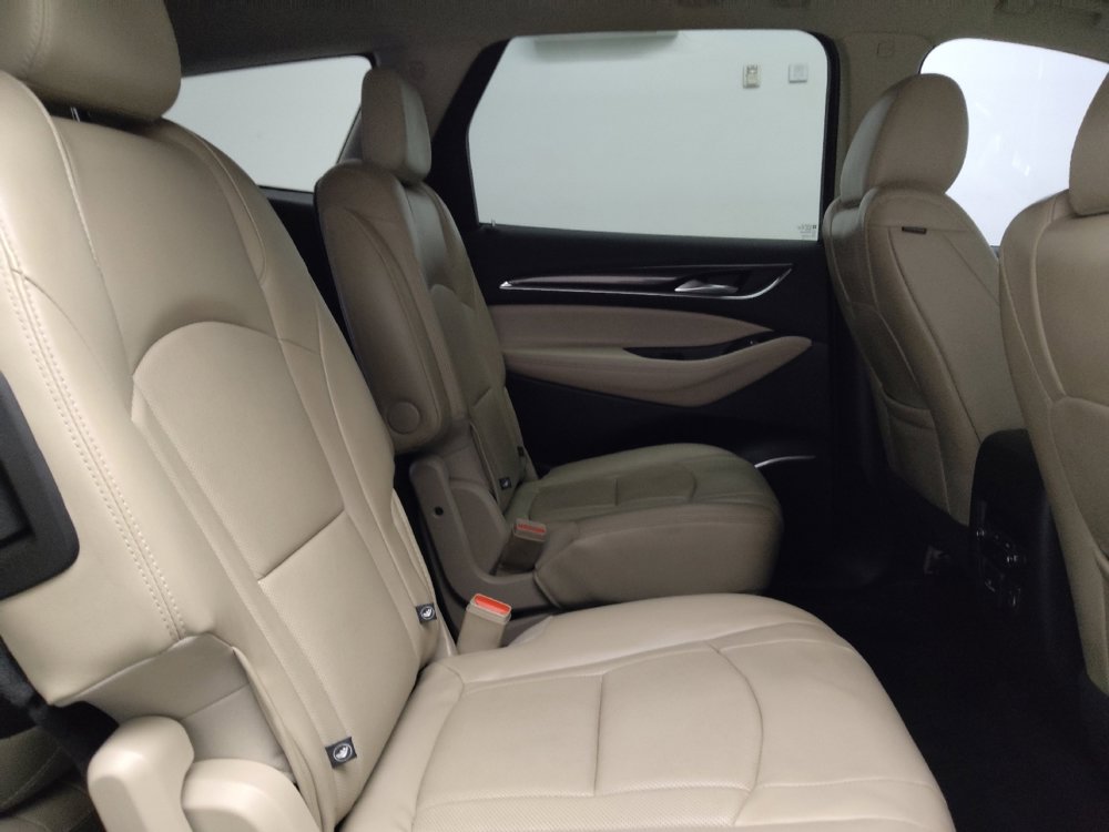 Used 2018 Buick Enclave Essence image 19