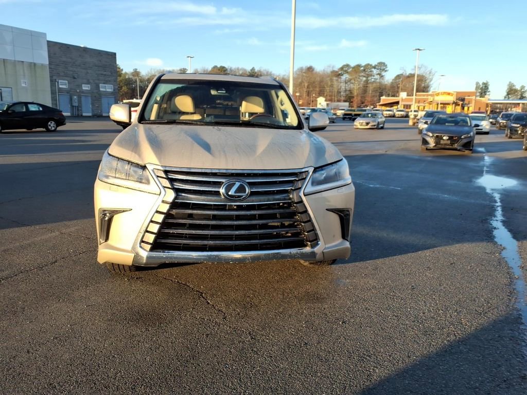 Used 2016 Lexus LX 570 4WD image 2