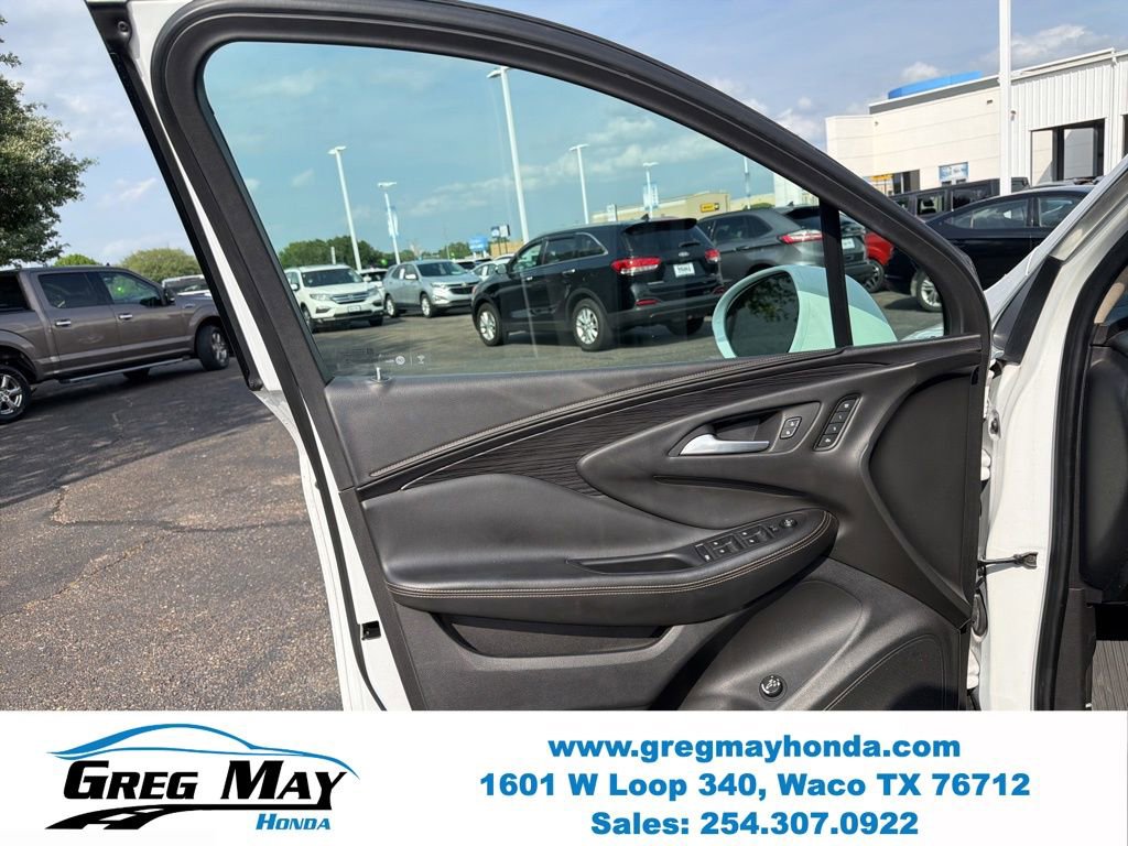 Used 2017 Buick Envision Essence w/ LPO, Hit The Road Package FWD image 9