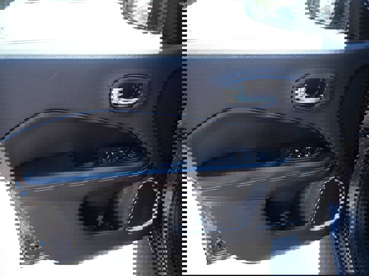 Used 2020 Jeep Compass Latitude image 11