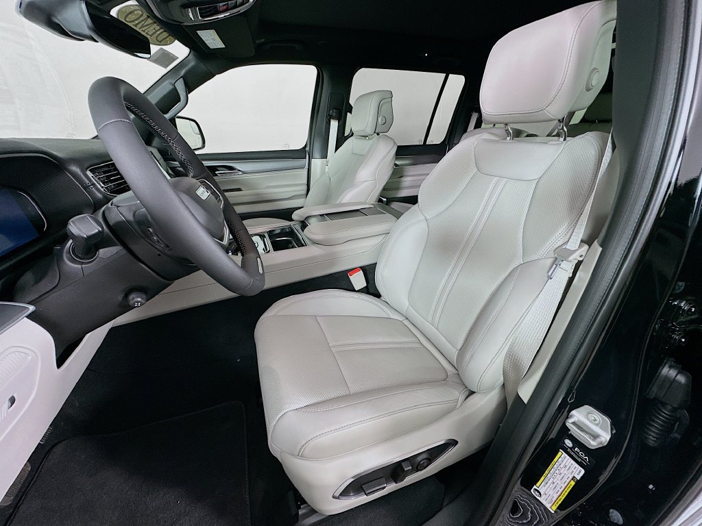 New 2026 Jeep Grand Wagoneer L Limited w/ Premium Group II AWD/4WD image 29