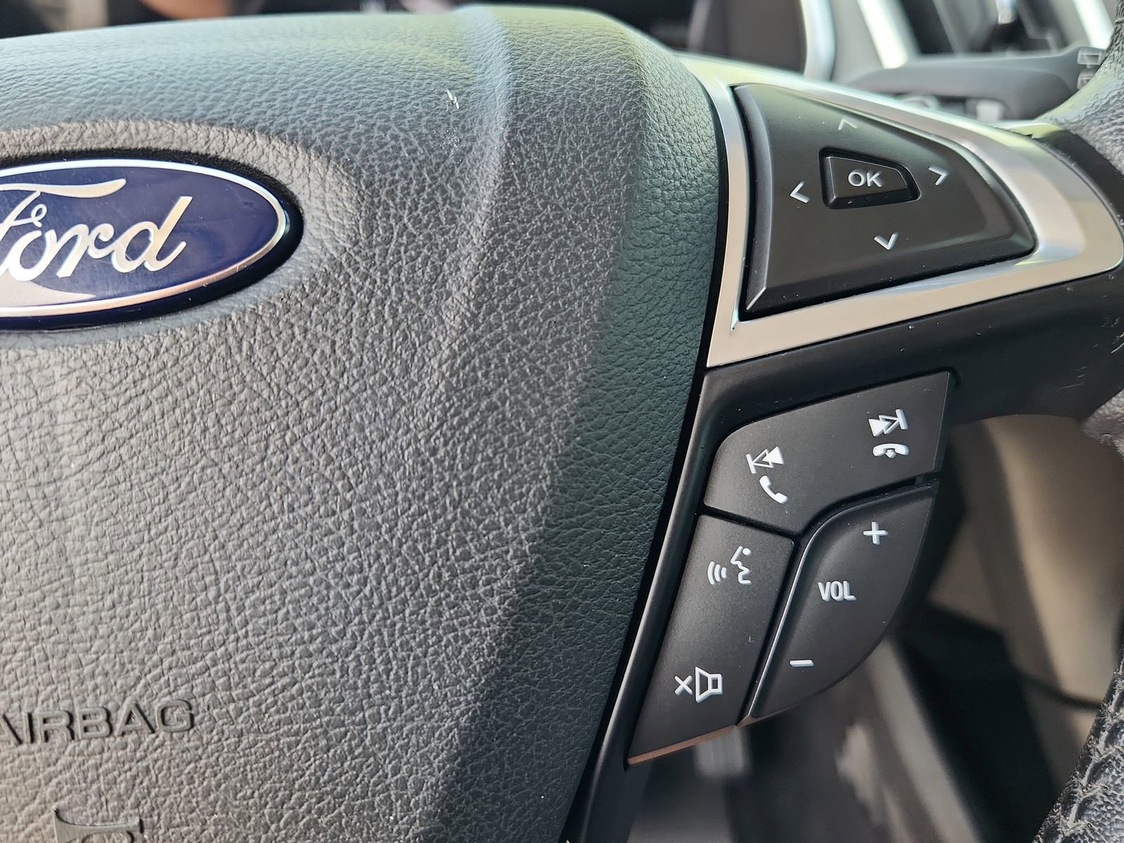 Used 2017 Ford Edge Titanium w/ Equipment Group 302A FWD image 21