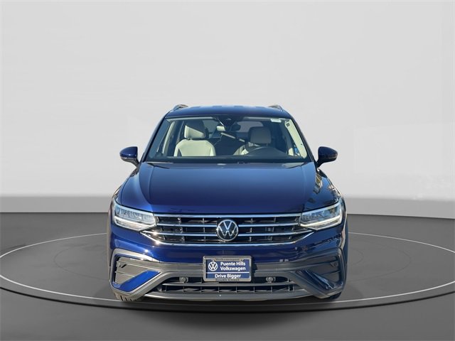 Used 2022 Volkswagen Tiguan SE image 2