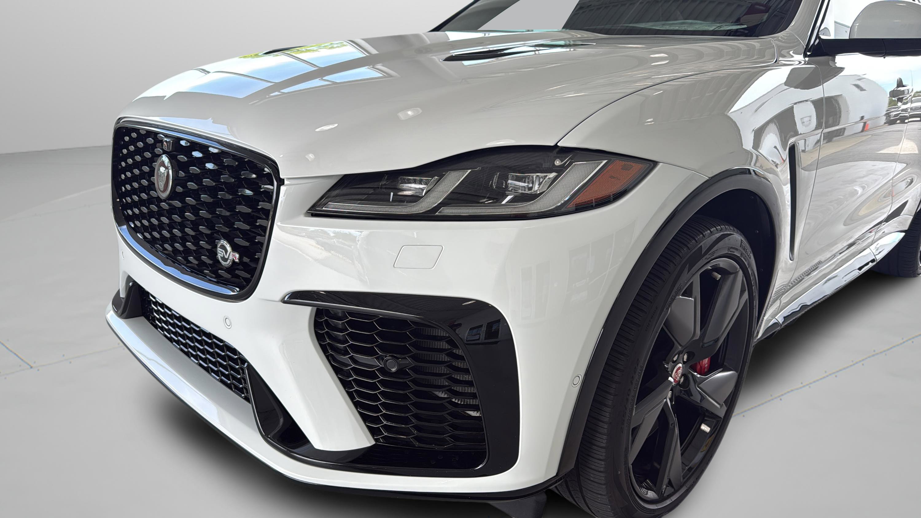 Used 2022 Jaguar F-PACE SVR AWD/4WD image 52