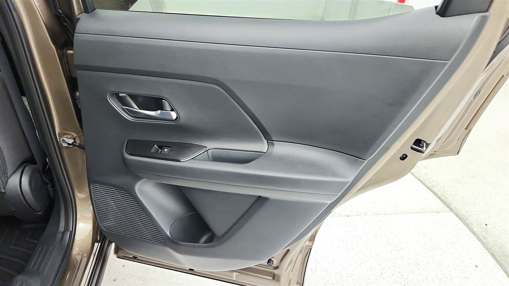 Used 2025 Nissan Kicks SV w/ Charging Package FWD image 25