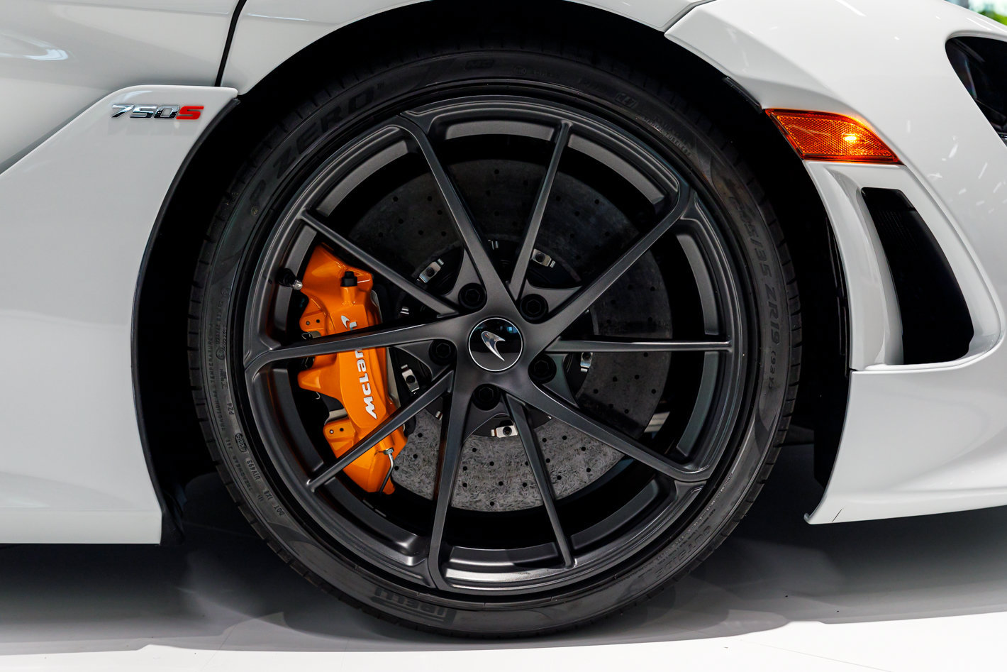 Used 2027 McLaren 750S RWD image 58