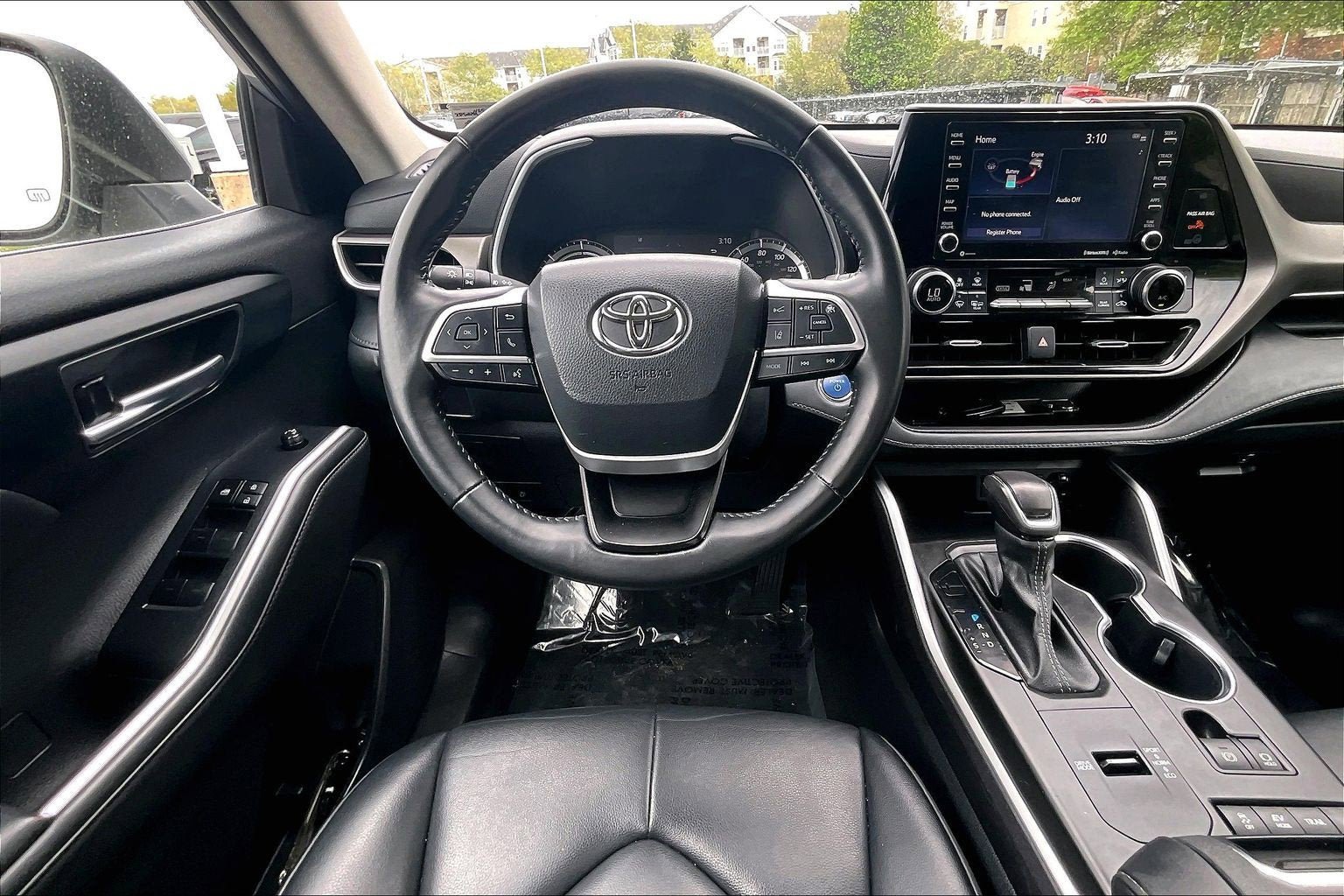 Used 2022 Toyota Highlander XLE AWD/4WD image 5