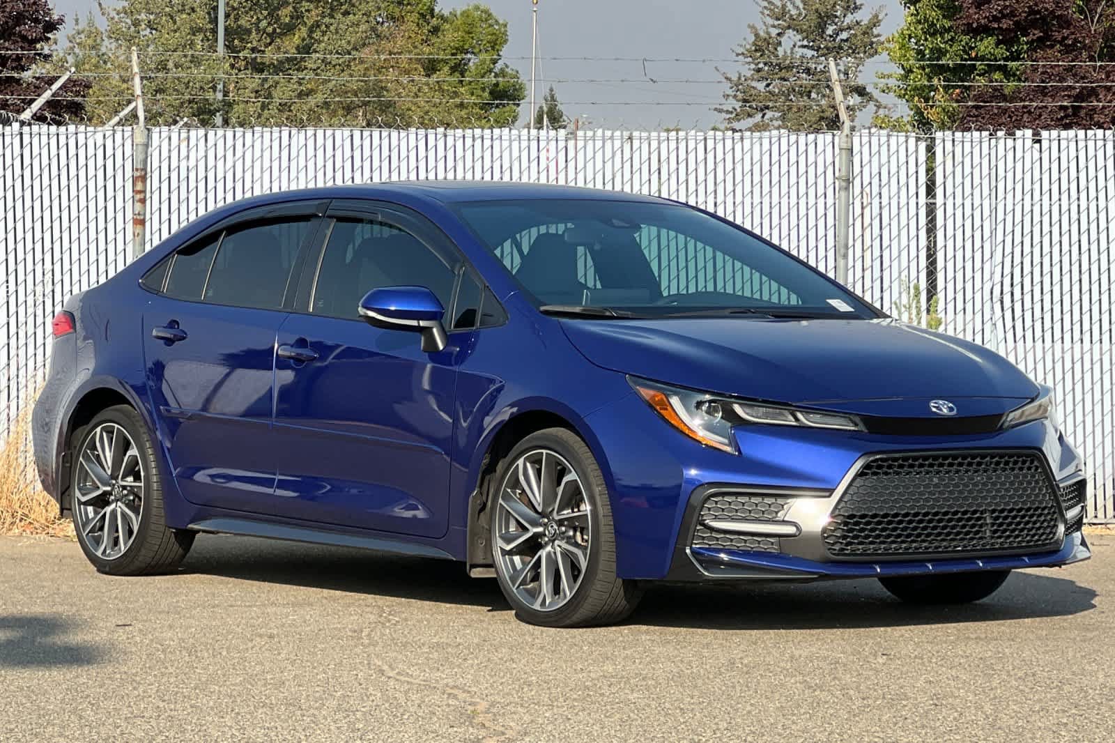 Used 2021 Toyota Corolla SE w/ SE Premium Package FWD image 7