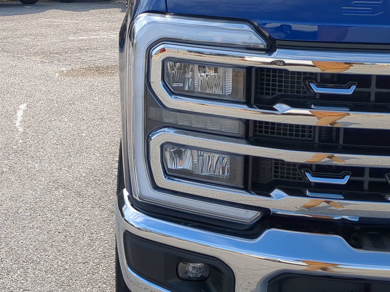 Used 2026 Ford F250 Lariat w/ Lariat Premium Package AWD/4WD image 8