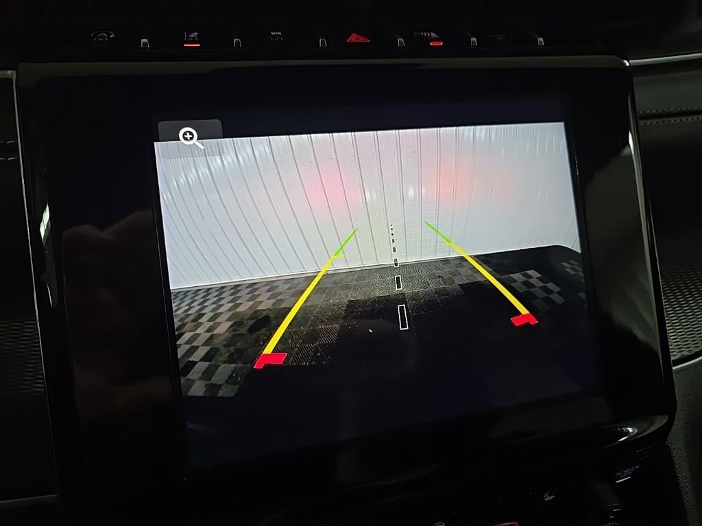 Used 2024 Jeep Grand Cherokee L Laredo image 23