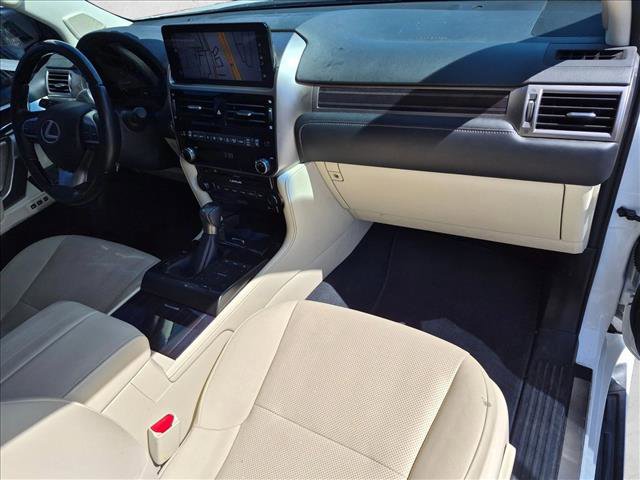 Used 2022 Lexus GX 460 Premium w/ Accessory Package AWD/4WD image 20