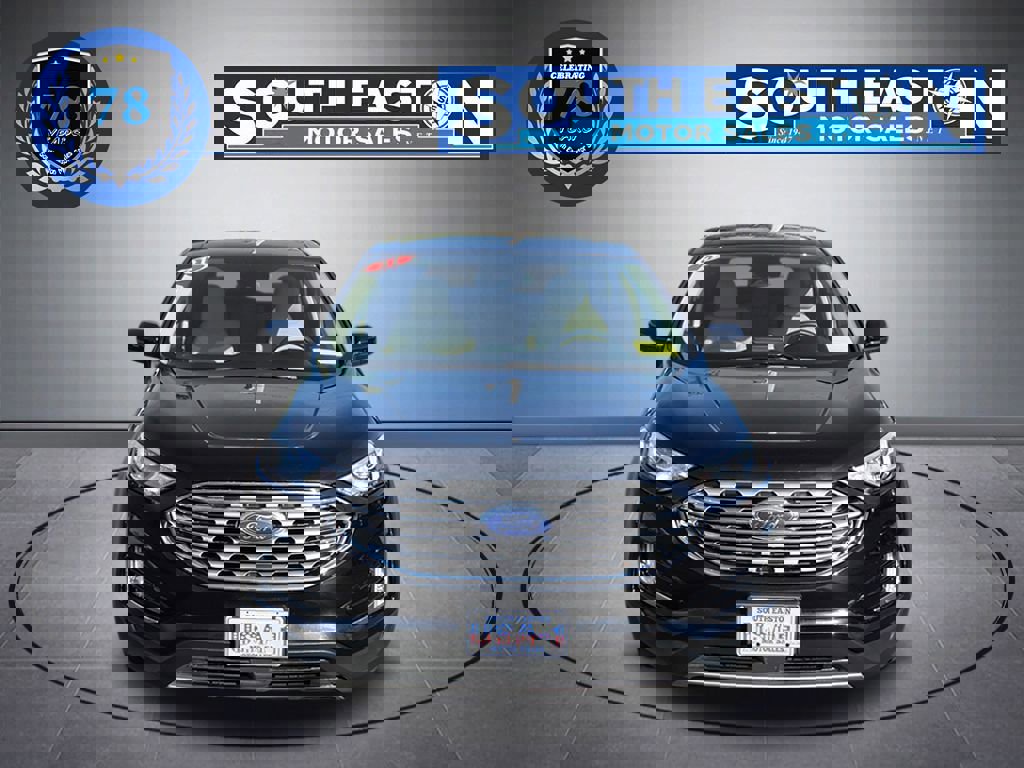 Used 2021 Ford Edge SEL w/ Cargo Accessory Package image 3