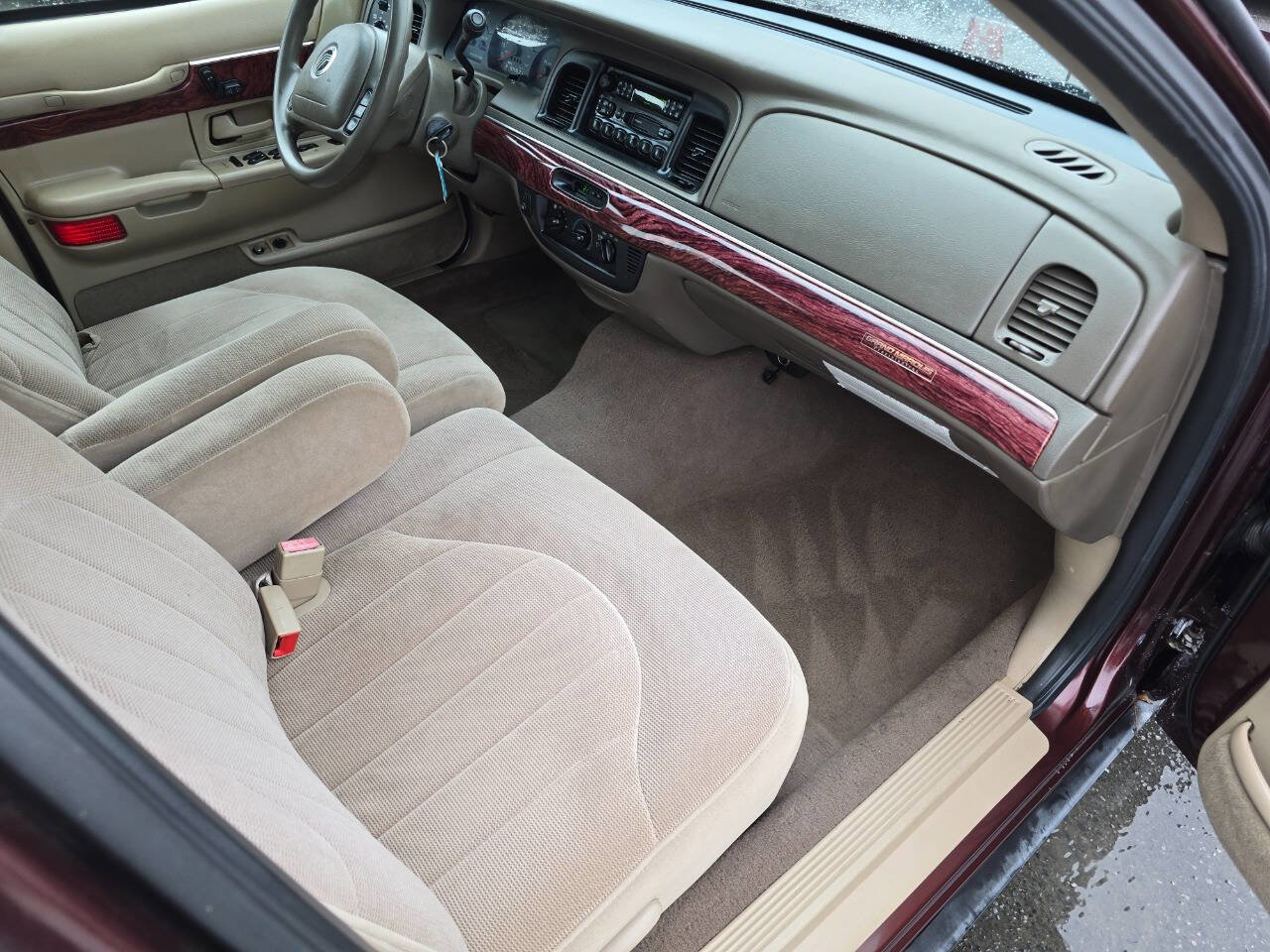 Used 2001 Mercury Grand Marquis GS image 26