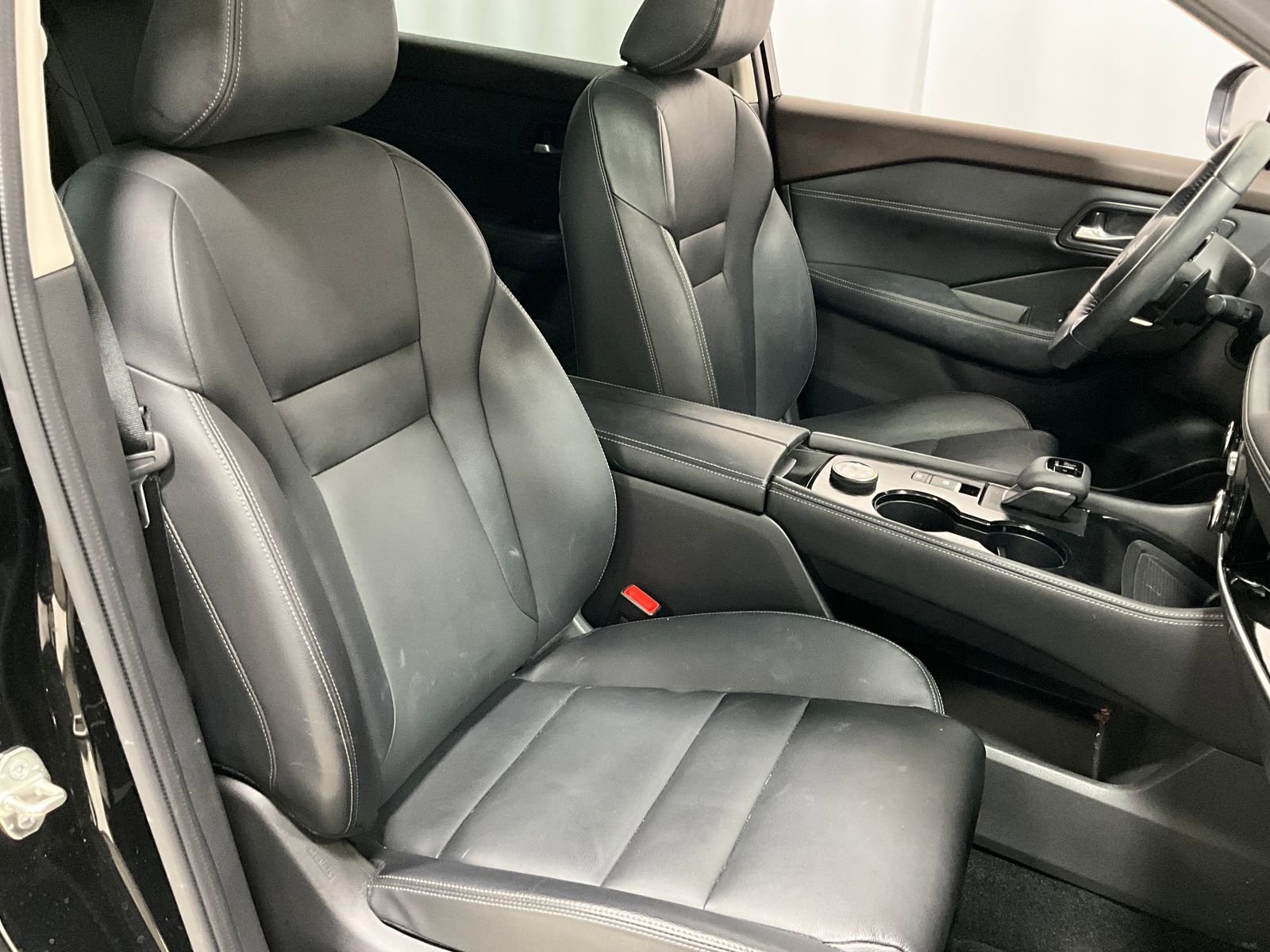 Used 2023 Nissan Rogue SL AWD/4WD image 9