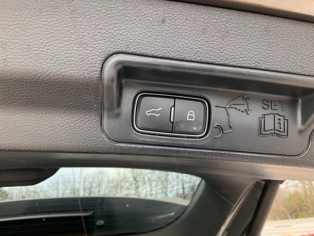 Used 2021 Ford Explorer XLT w/ Equipment Group 202A image 18