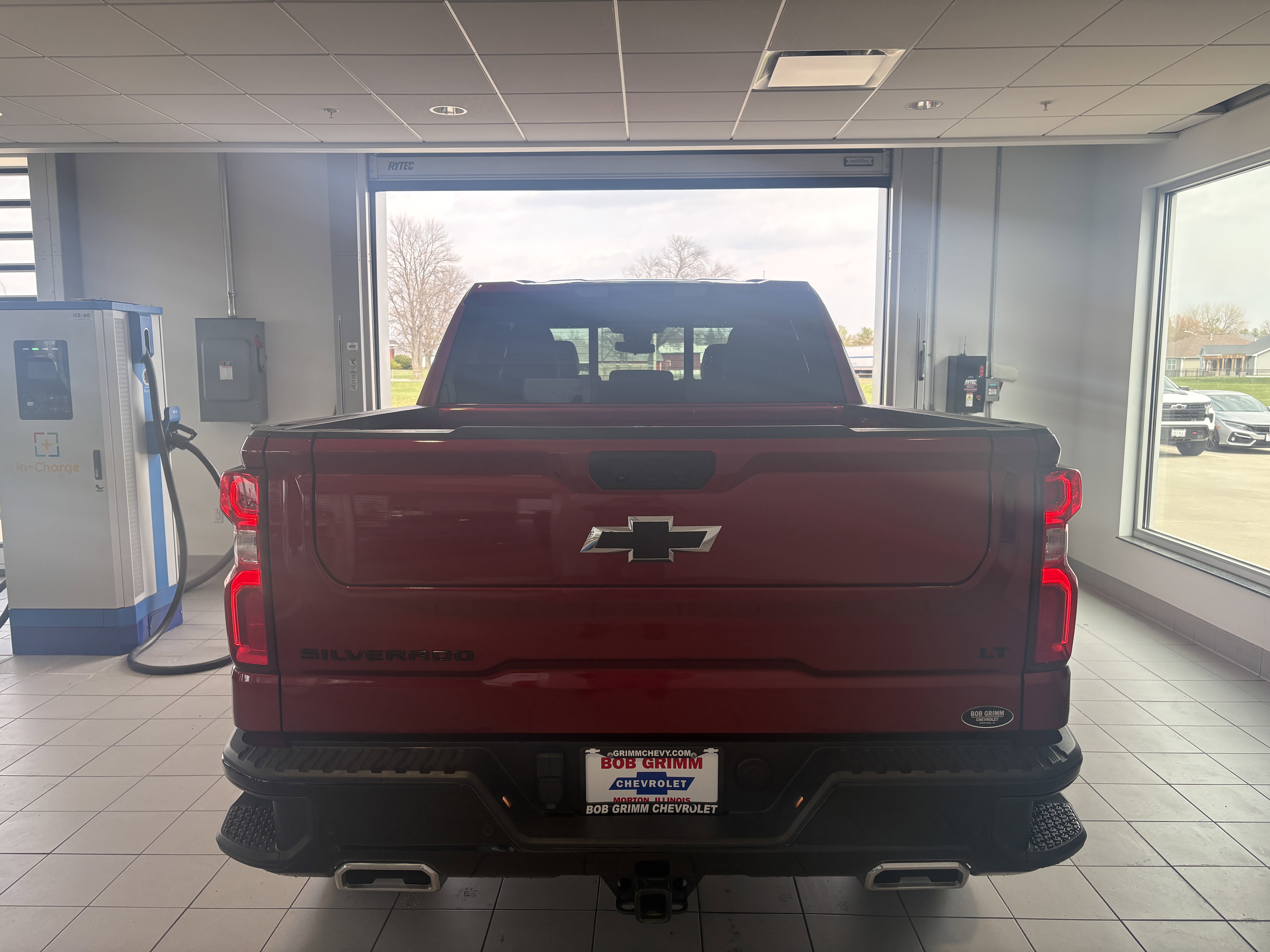 Used 2024 Chevrolet Silverado 1500 LT Trail Boss w/ Convenience Package II AWD/4WD image 4