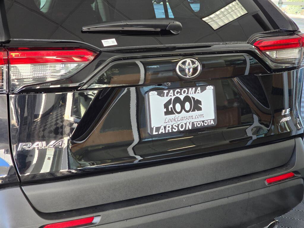 Used 2025 Toyota RAV4 LE image 12