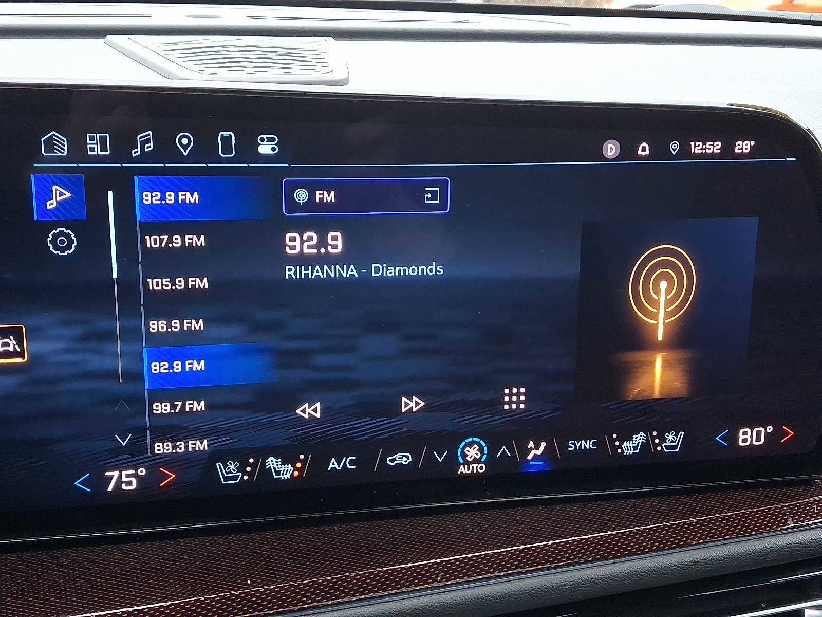 Used 2024 Chevrolet Traverse RS image 19