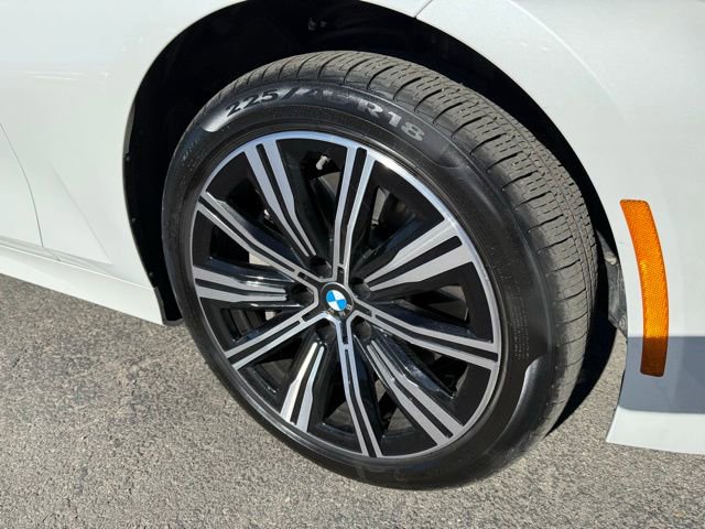 Used 2025 BMW 330i xDrive Sedan AWD/4WD image 9
