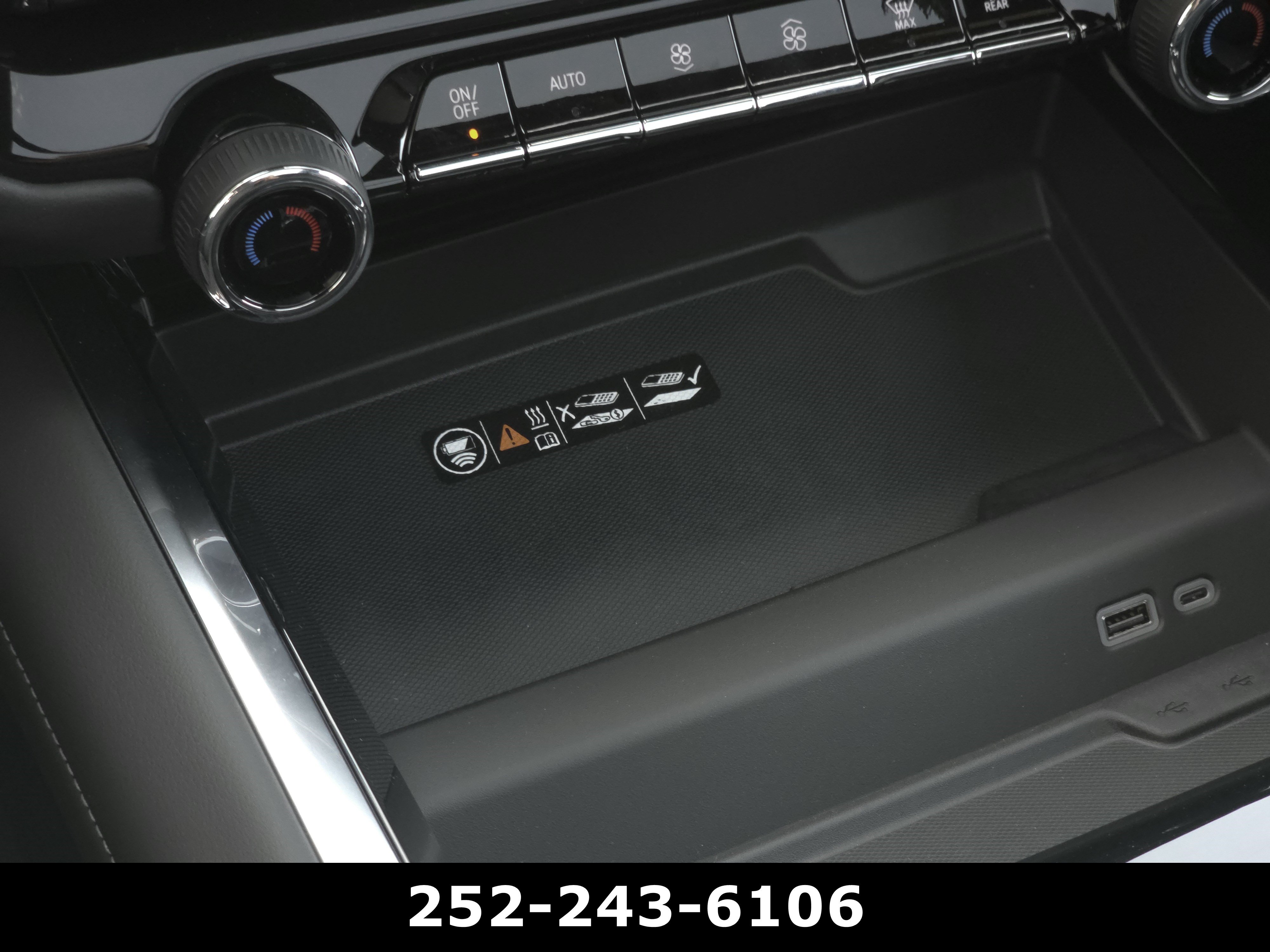 Used 2025 Chevrolet Suburban Z71 w/ Z71 Off-Road Package AWD/4WD image 16