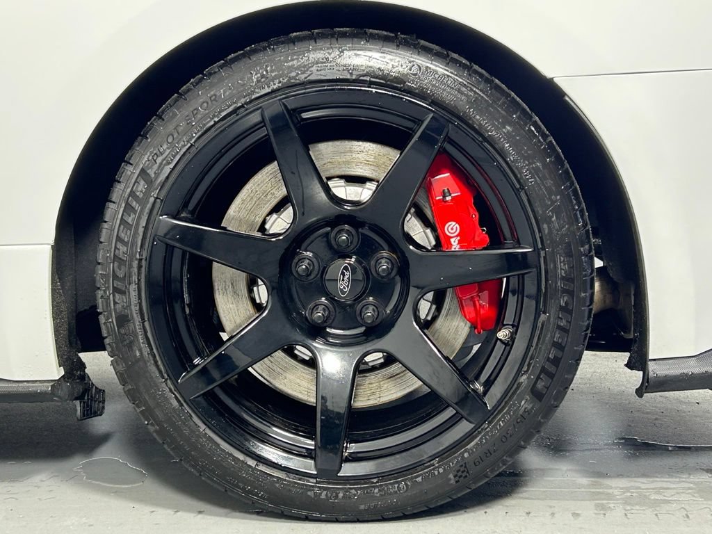 Used 2019 Ford Mustang Shelby GT350R w/ GT350R Equipment Group 920A RWD image 40