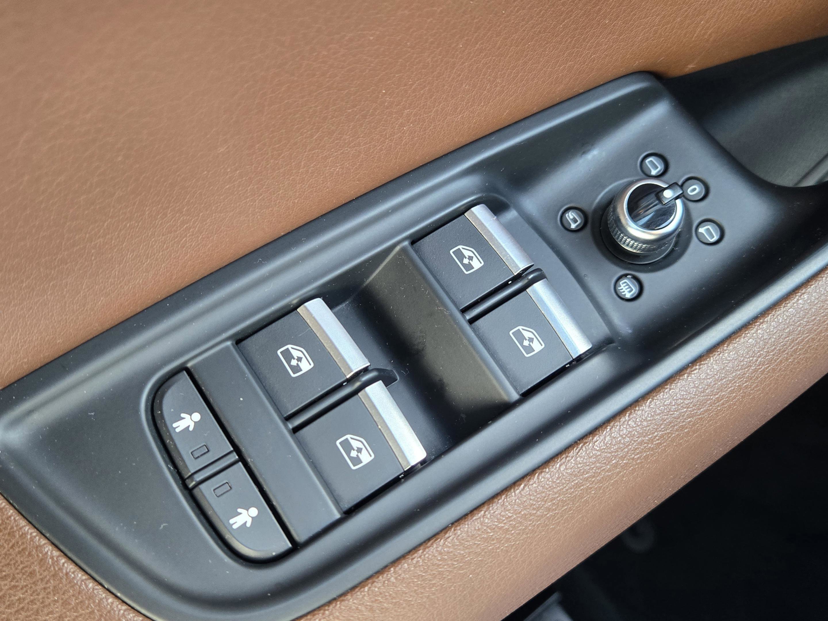 Used 2018 Audi Q7 2.0T Premium AWD/4WD image 7