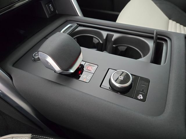 New 2026 Land Rover Discovery Limited Edition AWD/4WD image 23