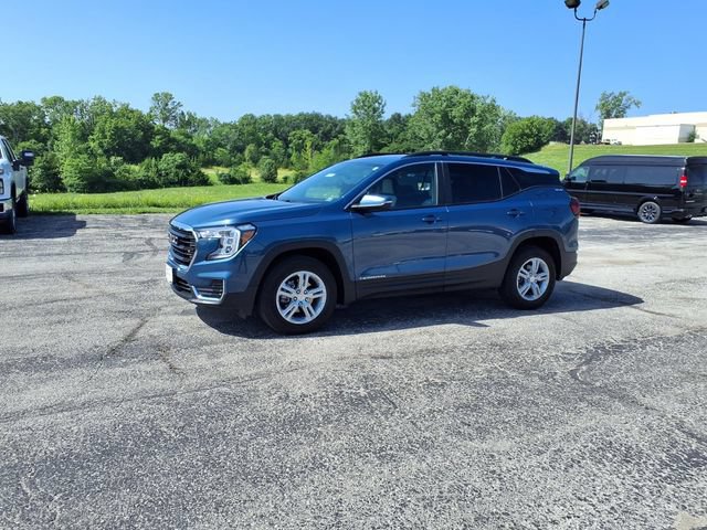 Used 2024 GMC Terrain SLE w/ Driver Convenience Package AWD/4WD image 42
