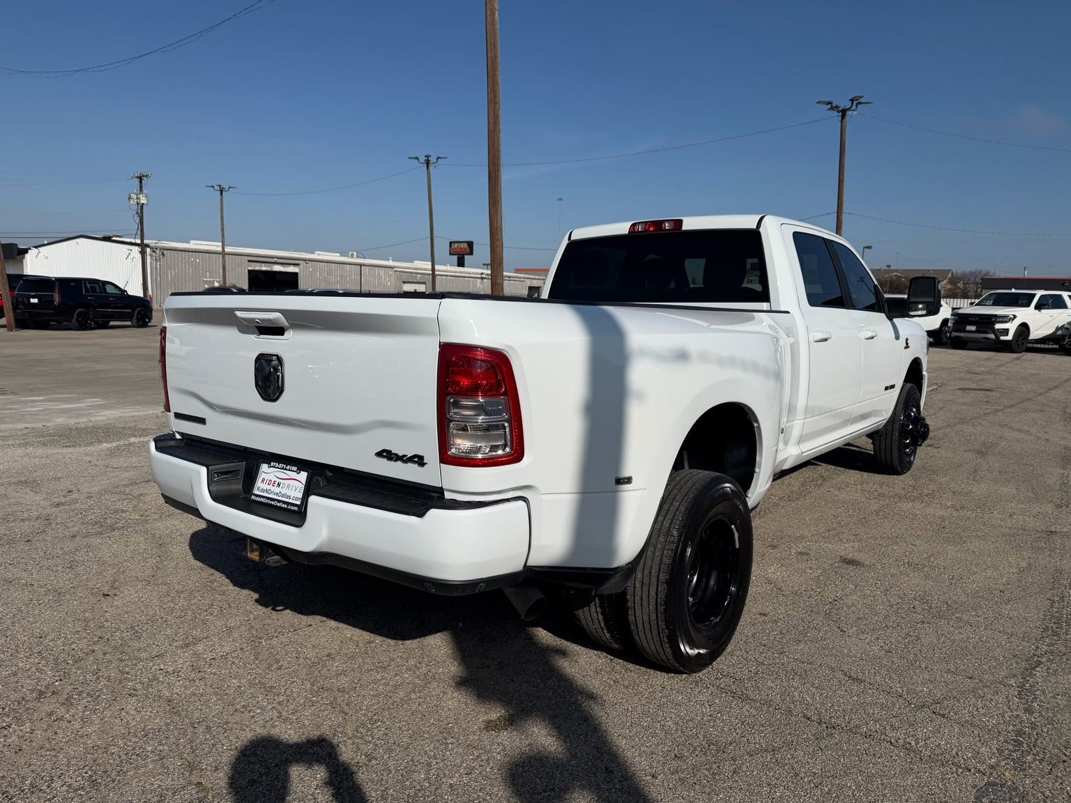 Used 2023 RAM 3500 Big Horn w/ Night Edition image 7