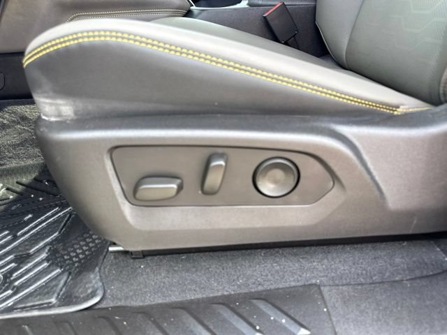 Used 2025 Chevrolet Colorado ZR2 w/ Technology Package AWD/4WD image 16