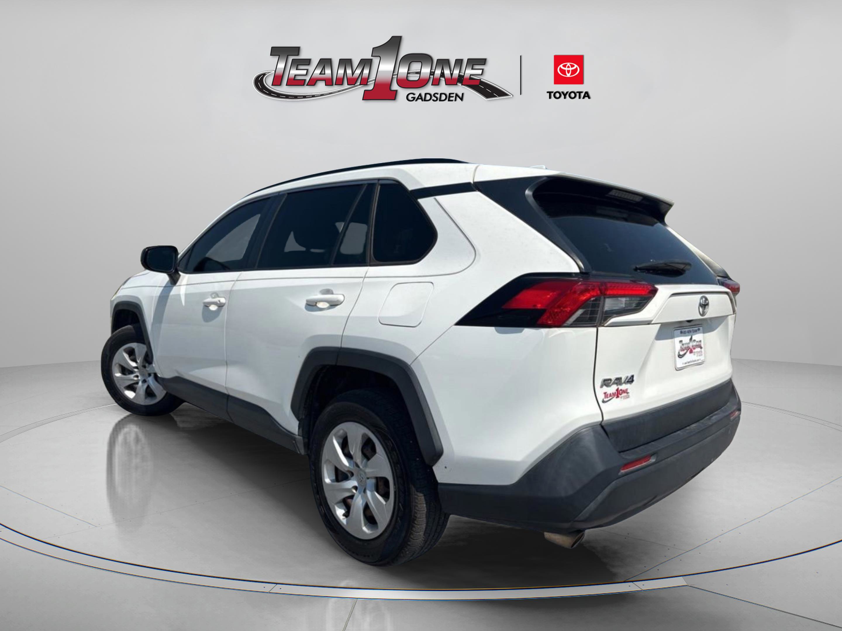 Used 2019 Toyota RAV4 LE FWD image 6
