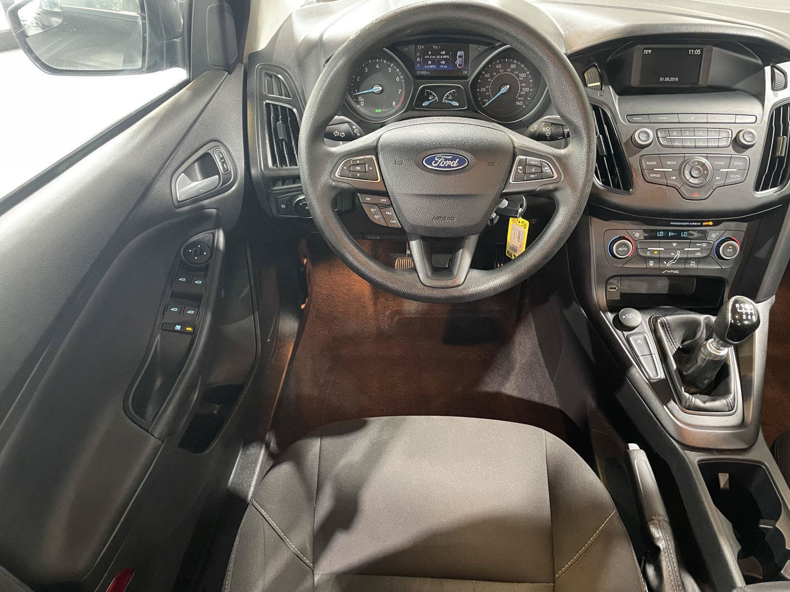 Certified 2018 Ford Focus SE FWD image 15