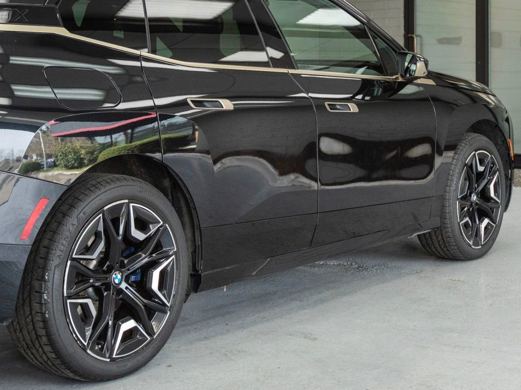 Used 2023 BMW iX xDrive50 w/ Premium Package image 33