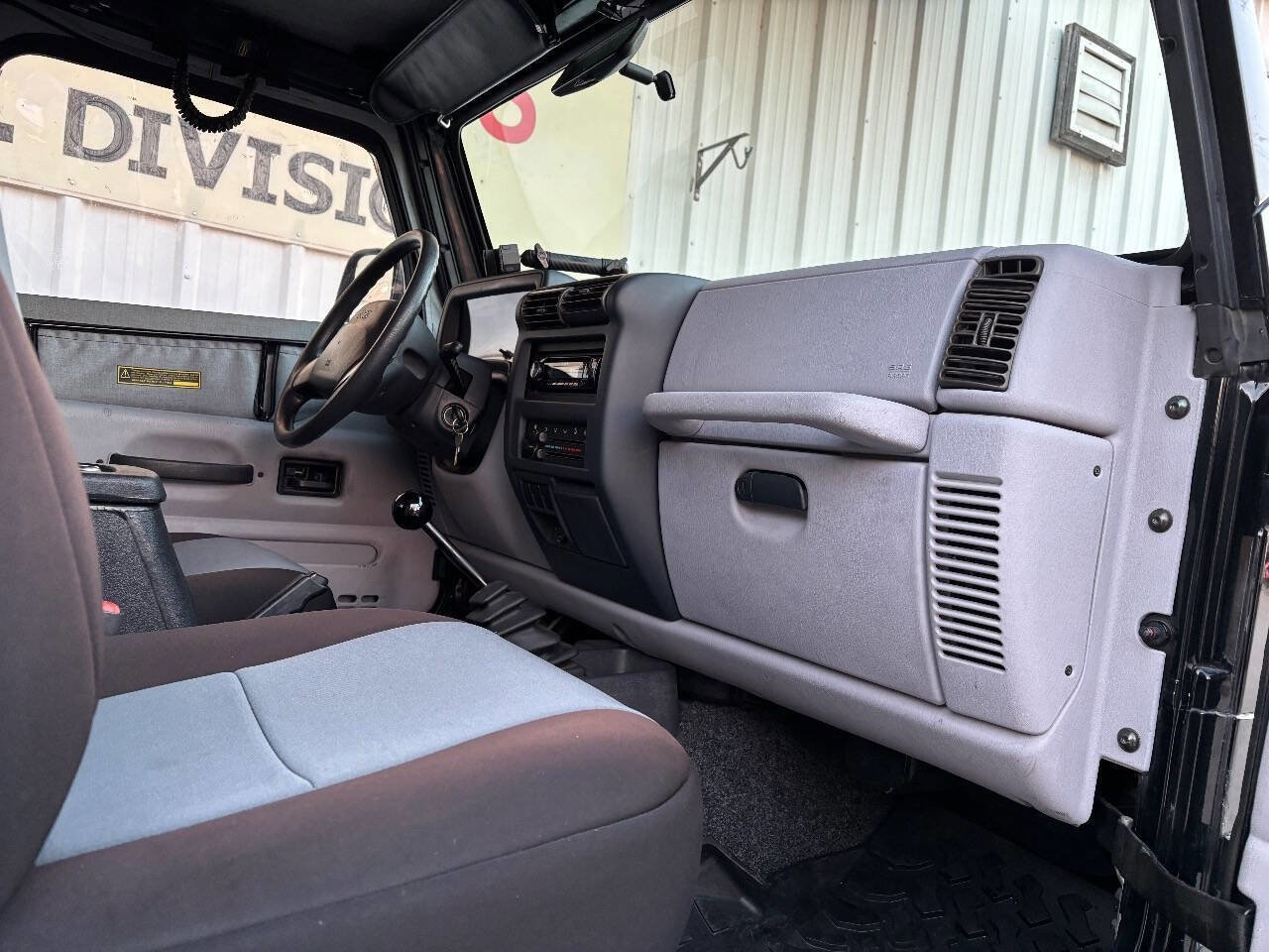 Used 1998 Jeep Wrangler SE AWD/4WD image 9
